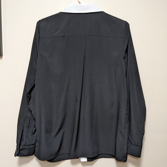 3 for $30 - Michael Kors Black Button Up with White Pockets - Picture 2 of 5